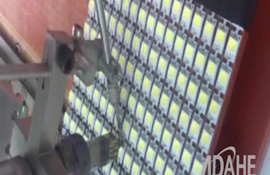 LED燈珠專用自動焊錫機視頻